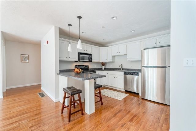 319 Hampton Way 319, Abington, MA 02351