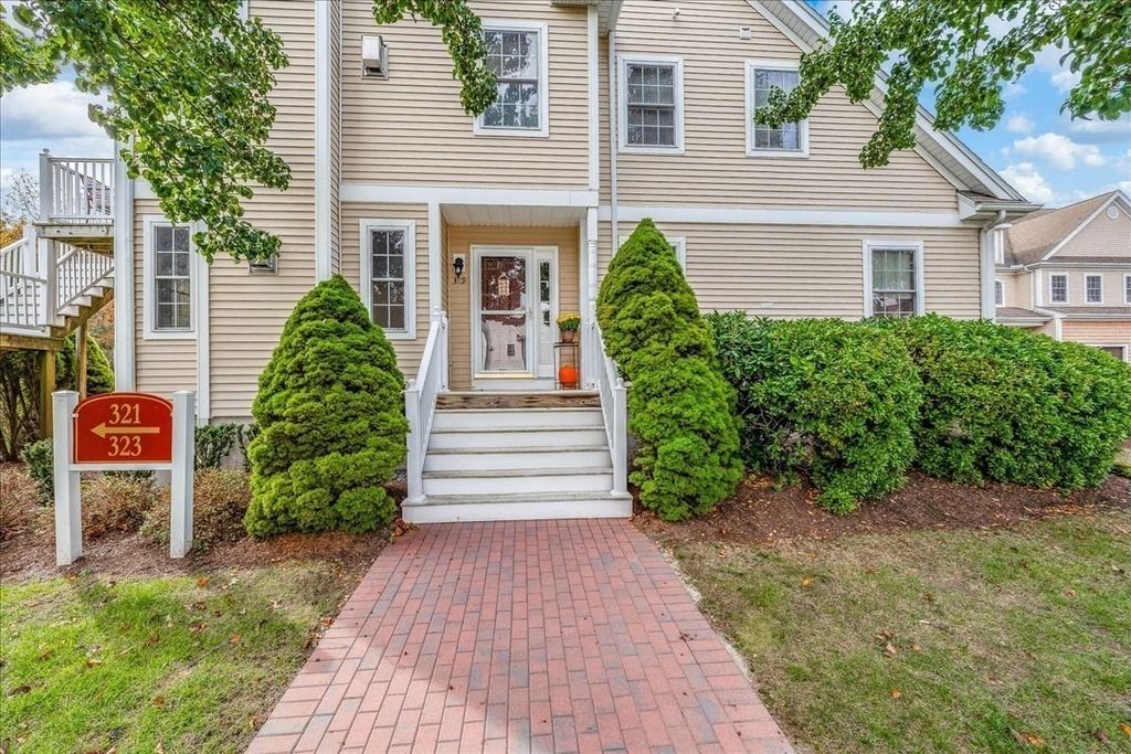 319 Hampton Way 319, Abington, MA 02351