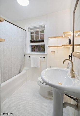 401 Conrad Rd, Englewood City, NJ 07631