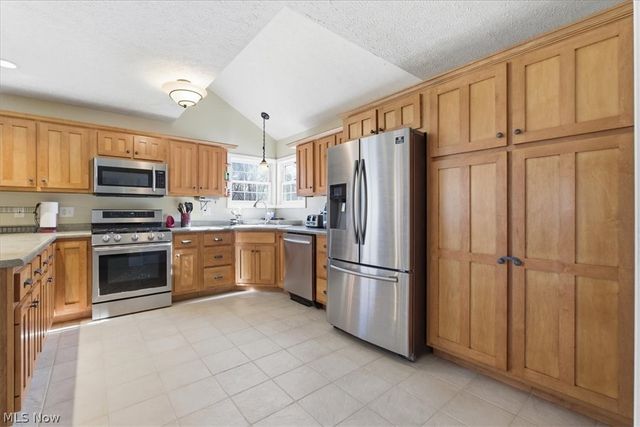 1818 New England Ridge Road, Washington, WV 26181