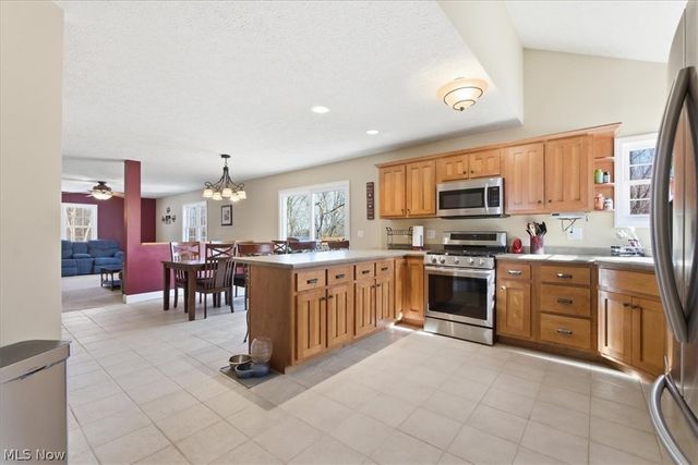 1818 New England Ridge Road, Washington, WV 26181