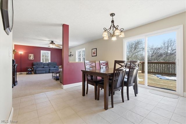 1818 New England Ridge Road, Washington, WV 26181