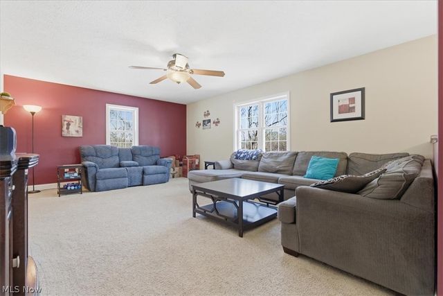 1818 New England Ridge Road, Washington, WV 26181