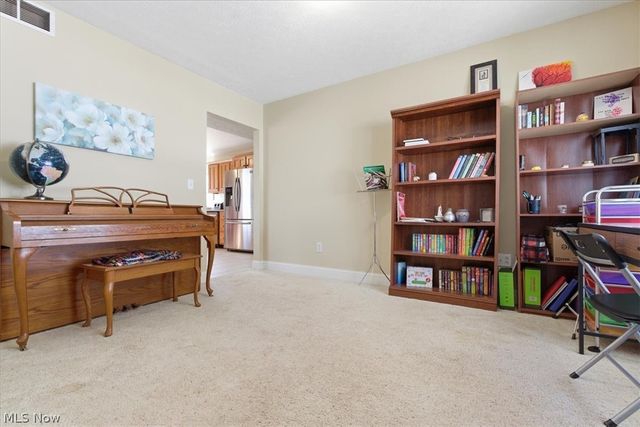 1818 New England Ridge Road, Washington, WV 26181