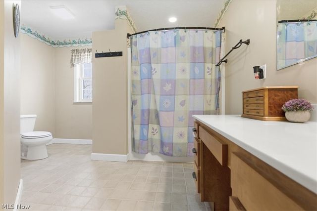 1818 New England Ridge Road, Washington, WV 26181