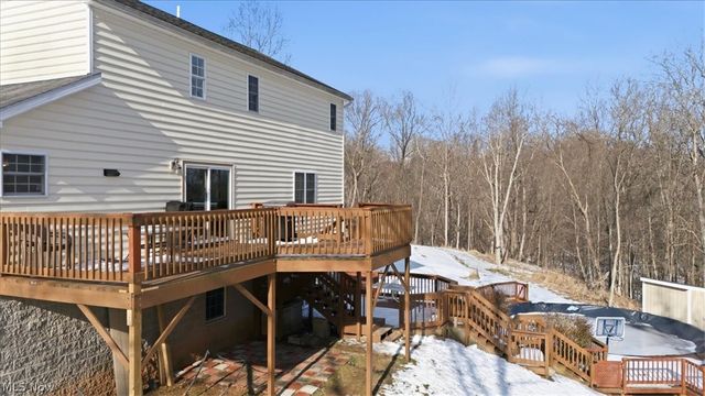 1818 New England Ridge Road, Washington, WV 26181