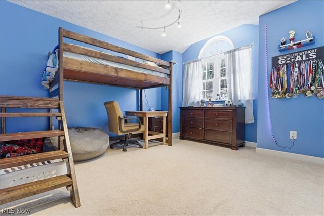 1818 New England Ridge Road, Washington, WV 26181