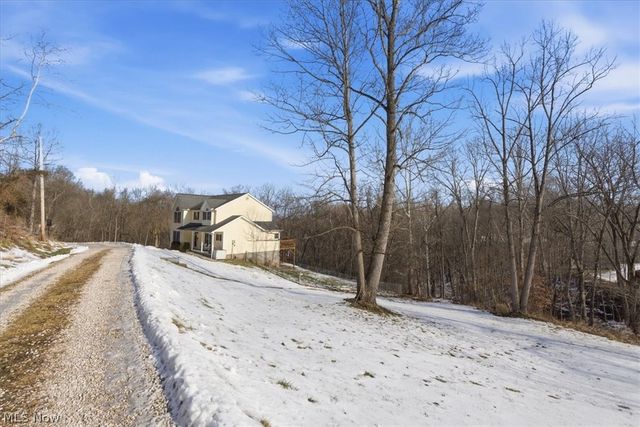 1818 New England Ridge Road, Washington, WV 26181