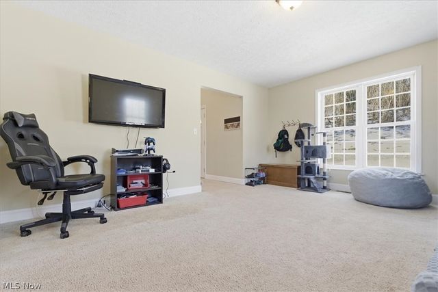 1818 New England Ridge Road, Washington, WV 26181