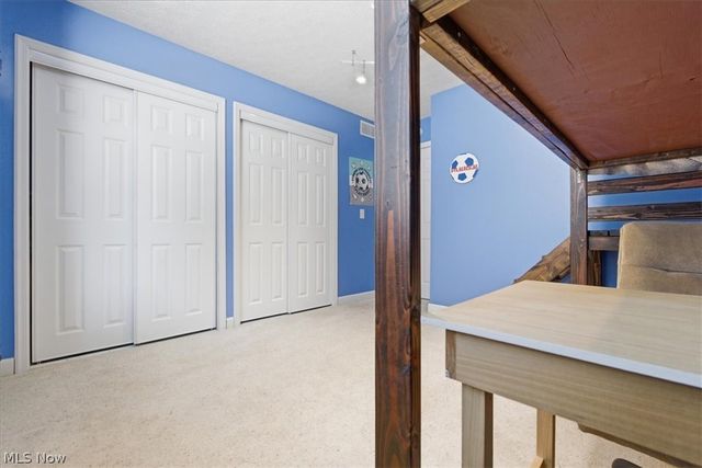 1818 New England Ridge Road, Washington, WV 26181