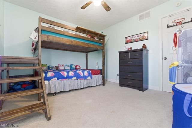 1818 New England Ridge Road, Washington, WV 26181