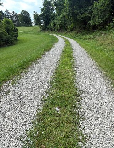 1818 New England Ridge Road, Washington, WV 26181