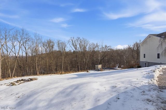 1818 New England Ridge Road, Washington, WV 26181