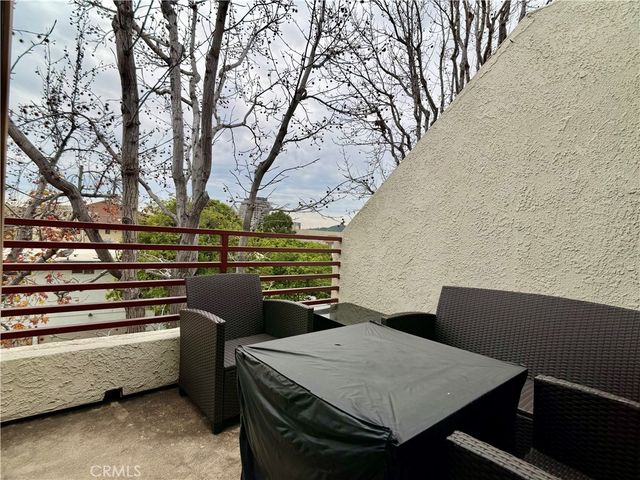 400 N Louise 303, Glendale, CA 91206