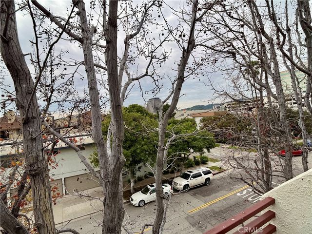 400 N Louise 303, Glendale, CA 91206