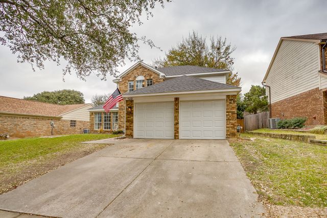 5221 Grand Mesa Drive, Fort Worth, TX 76137