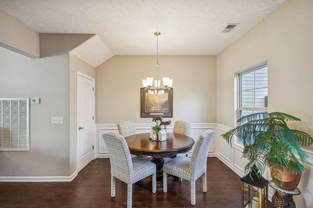 5302 Tony Lama Ln, Murfreesboro, TN 37128