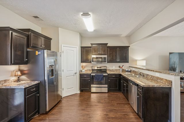 5302 Tony Lama Ln, Murfreesboro, TN 37128