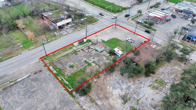 2401 Jensen Drive, Houston, TX 77026