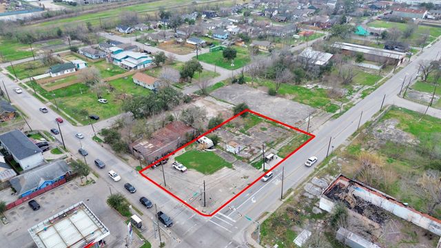 2401 Jensen Drive, Houston, TX 77026