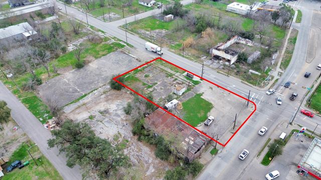 2401 Jensen Drive, Houston, TX 77026