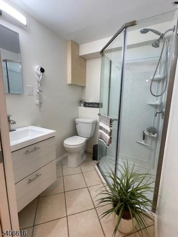 189 Mcfarlane Rd, Woodbridge Twp., NJ 07067