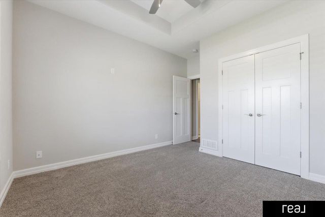 2414 N 188 Street, Omaha, NE 68022
