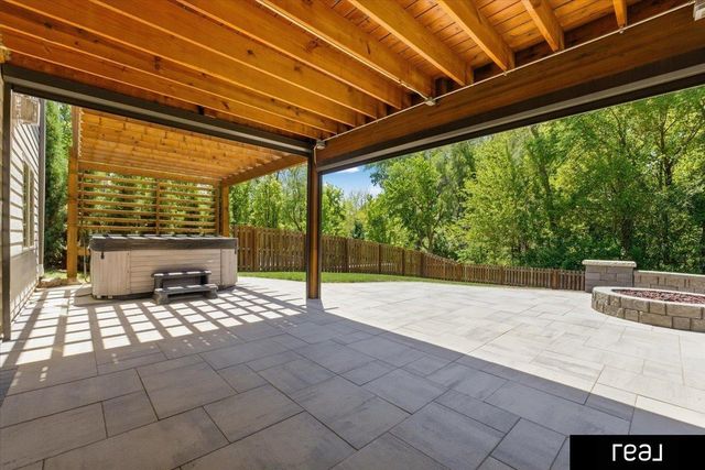 2414 N 188 Street, Omaha, NE 68022