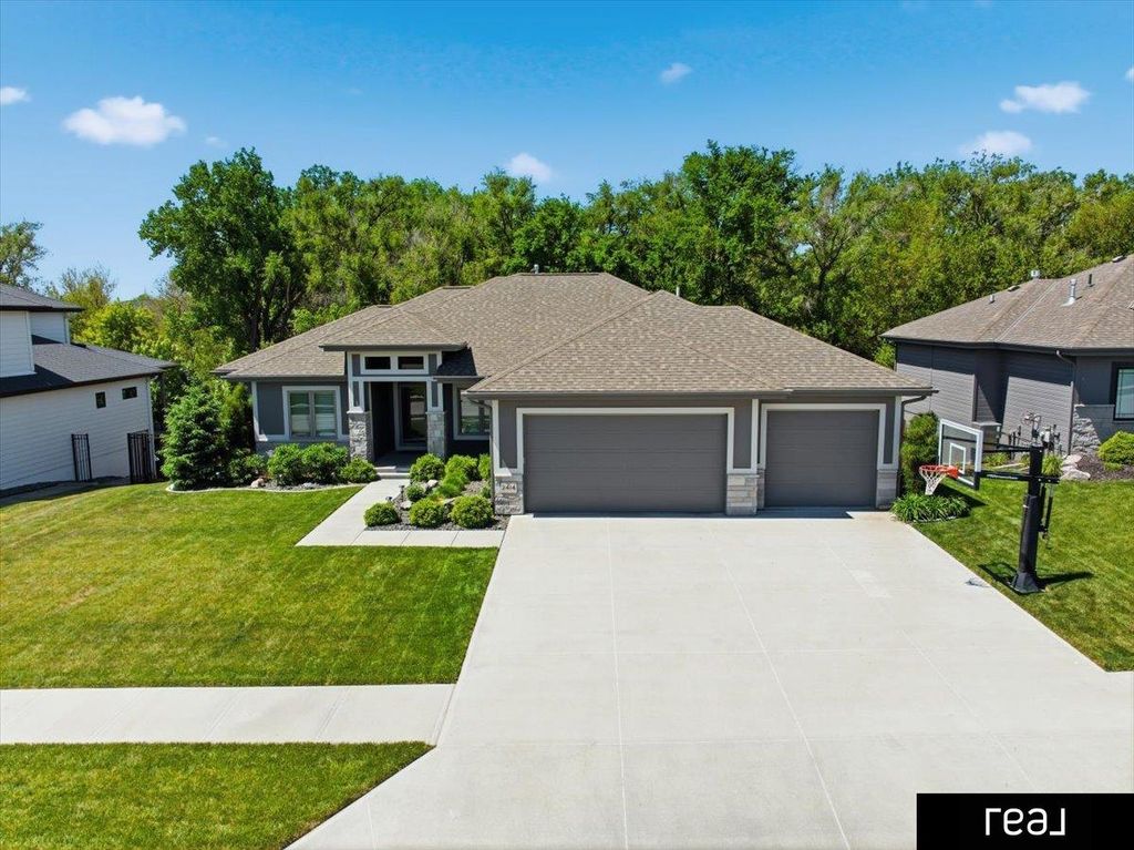 2414 N 188 Street, Omaha, NE 68022