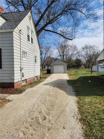 845 Willard Avenue SE, Warren, OH 44484