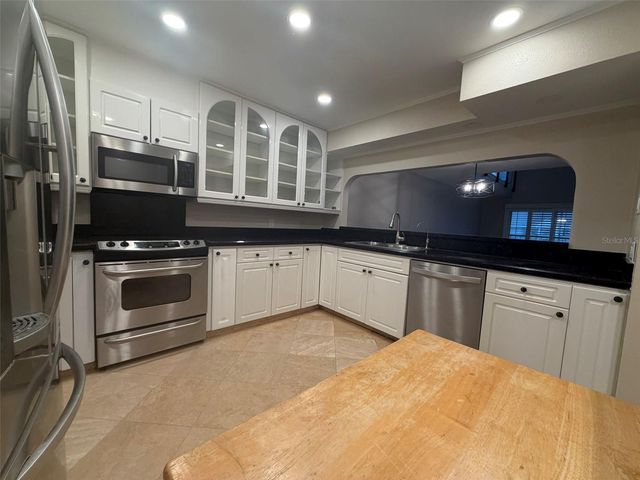 5567 SEA FOREST DRIVE 324, New Port Richey, FL 34652