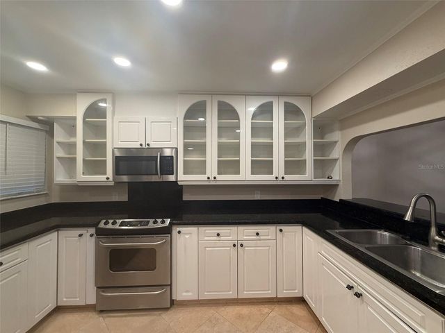 5567 SEA FOREST DRIVE 324, New Port Richey, FL 34652