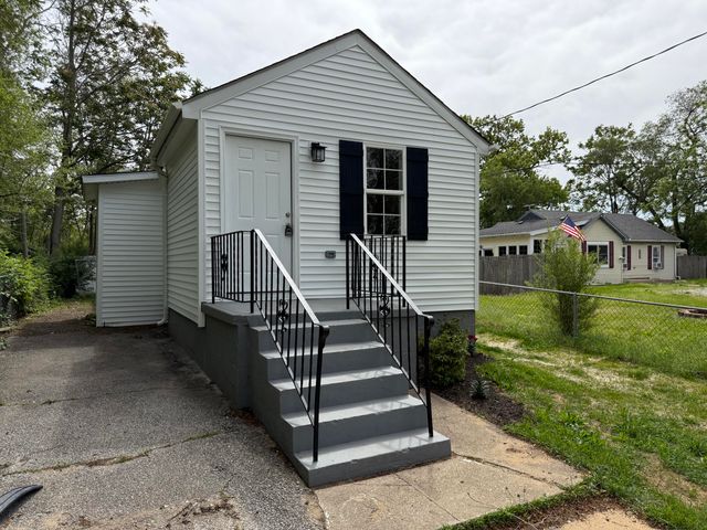 3655 Oregon Street, Lake Station, IN 46405