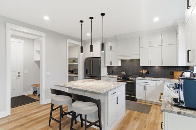 7746 Corners Cove Street, Kalamazoo, MI 49009