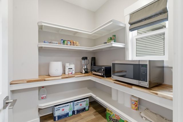 7746 Corners Cove Street, Kalamazoo, MI 49009