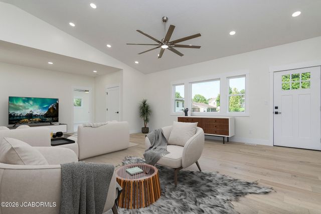 304 JOE LANE, Jefferson City, MO 65101