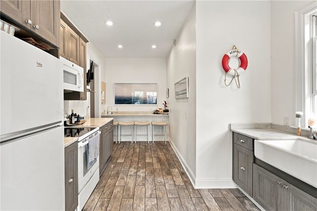 4 Red Cross Avenue 1A, Newport, RI 02840