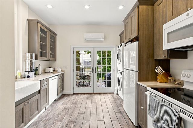 4 Red Cross Avenue 1A, Newport, RI 02840