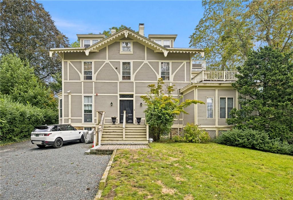 4 Red Cross Avenue 1A, Newport, RI 02840