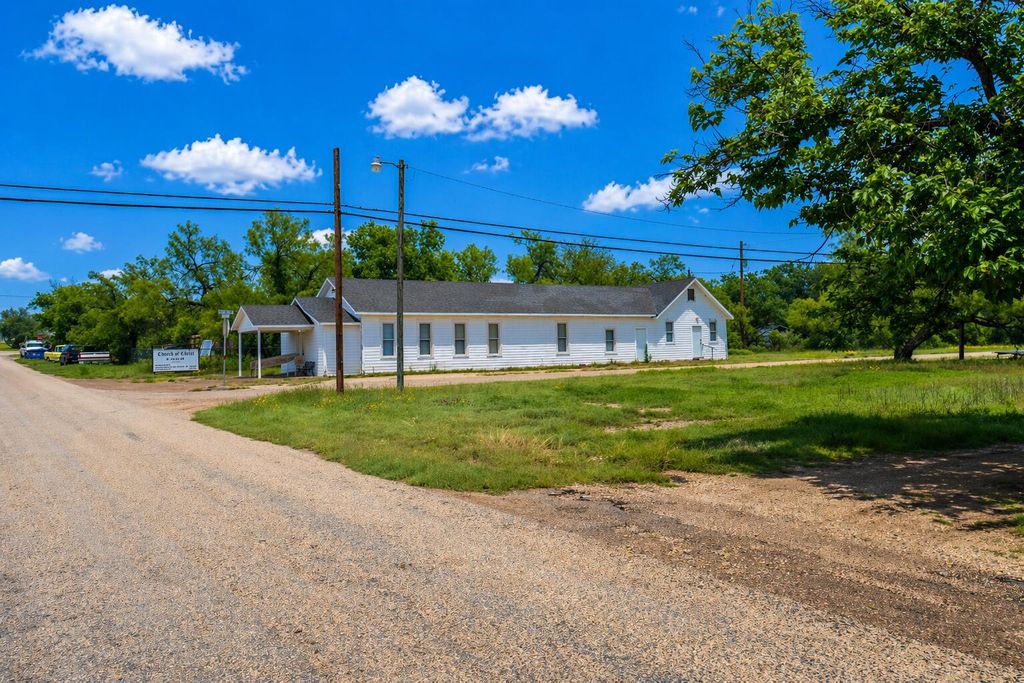 Image 13 of property listing at 11700 Fort Worth Street, Carlsbad, TX 76934