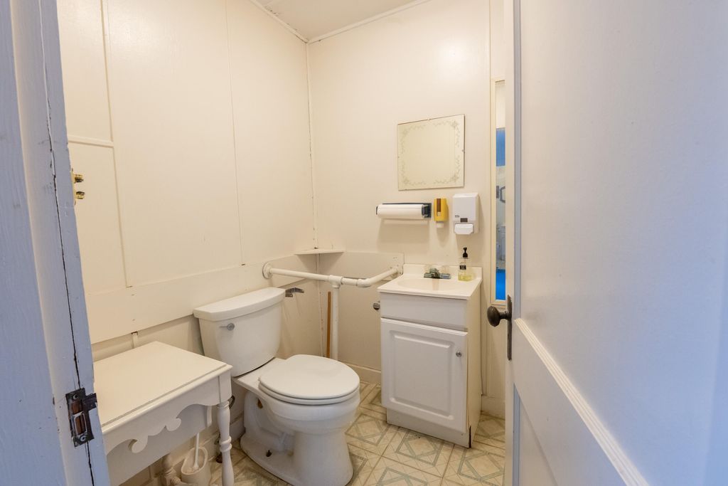 Image 7 of property listing at 11700 Fort Worth Street, Carlsbad, TX 76934