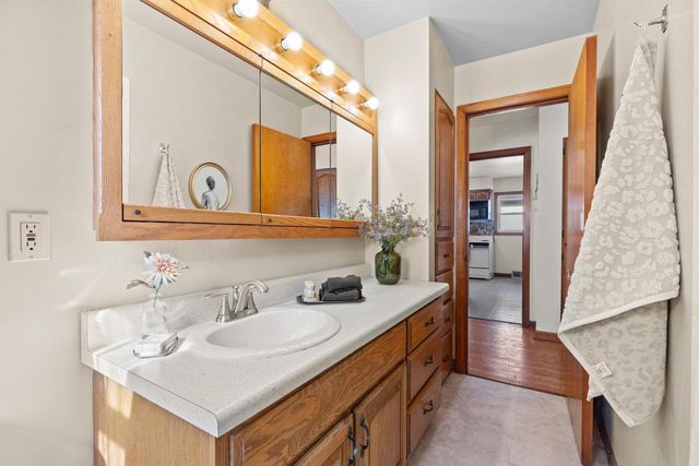 7525 6th AVENUE, Kenosha, WI 53143