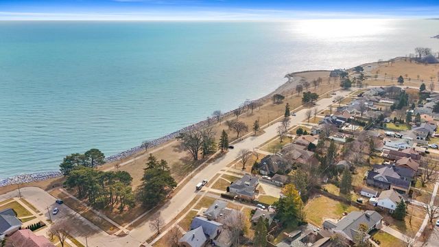 7525 6th AVENUE, Kenosha, WI 53143