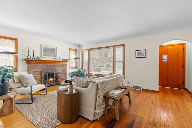 7525 6th AVENUE, Kenosha, WI 53143