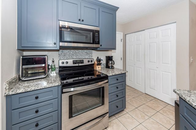 3221 Seaborn Drive, Mount Pleasant, SC 29466