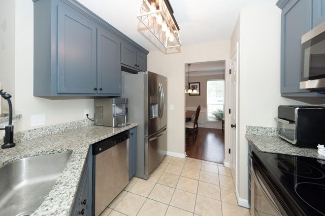 3221 Seaborn Drive, Mount Pleasant, SC 29466