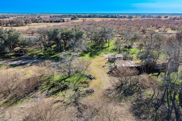 11341 Fm-340, Moulton, TX 77975