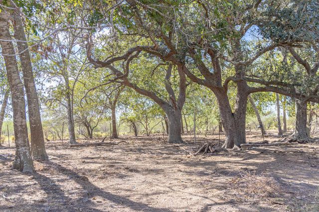 11341 Fm-340, Moulton, TX 77975