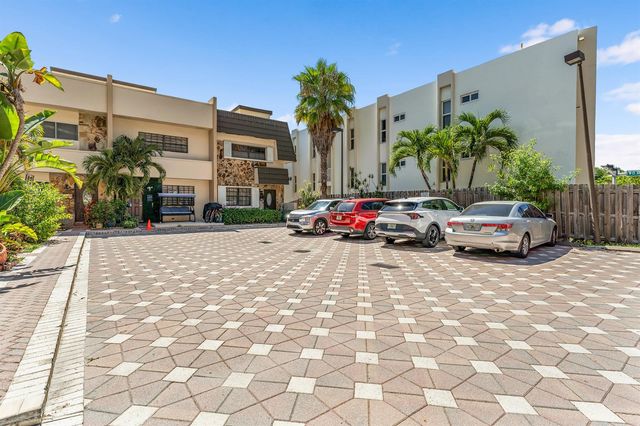 8956 Collins Avenue 4, Surfside, FL 33154