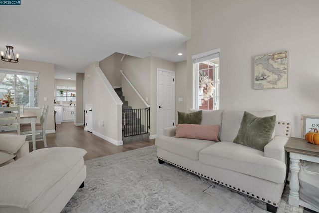 235 Pebblecreek Ct, Martinez, CA 94553